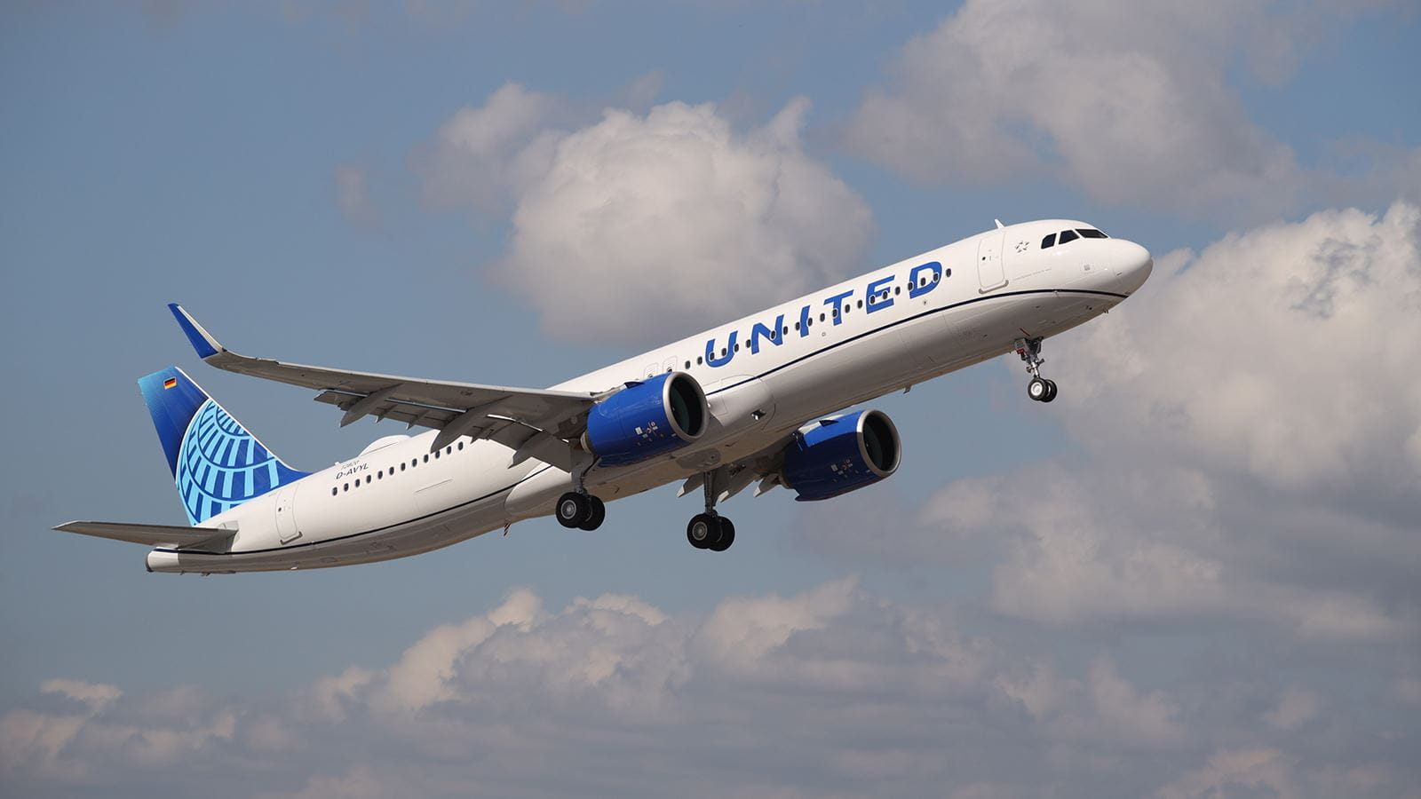 Featured image for “RTX’s Pratt & Whitney Delivers First GTF Advantage-Powered Aircraft To United Airlines”